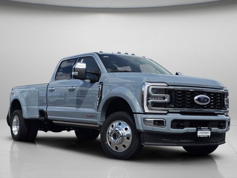 New 2026 Ford F450 Platinum w/ Platinum Plus Package AWD/4WD image 2