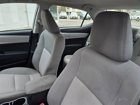 Used 2015 Toyota Corolla LE image 22