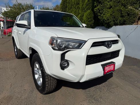 Used 2022 Toyota 4Runner SR5 AWD/4WD image 2