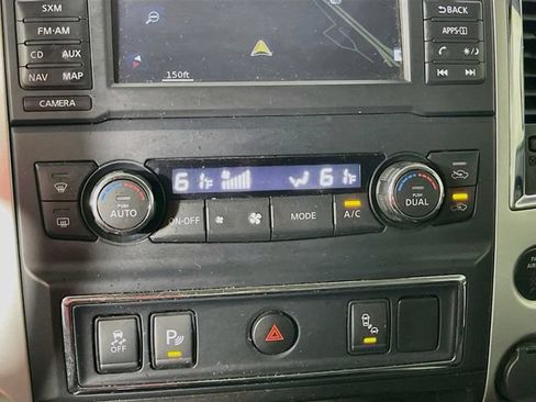 Used 2018 Nissan Titan SV w/ SV Convenience Package AWD/4WD image 17