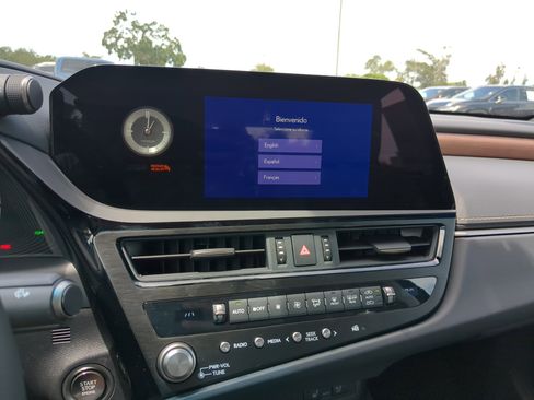 New 2025 Lexus ES 350 w/ Premium Package image 19