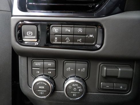 Used 2026 GMC Yukon AT4 Ultimate AWD/4WD image 55