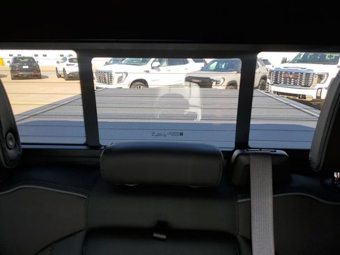 Used 2023 GMC Sierra 1500 Denali w/ Denali Reserve Package AWD/4WD image 14
