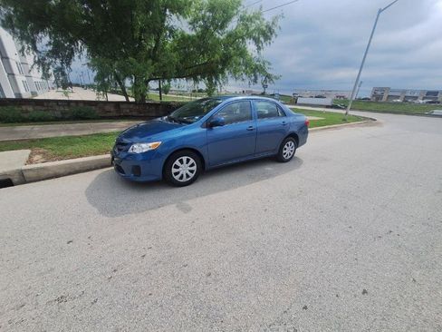 Used 2012 Toyota Corolla L FWD image 5