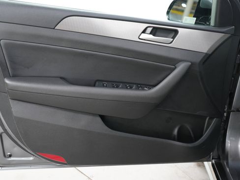 Used 2018 Hyundai Sonata Sport FWD image 17