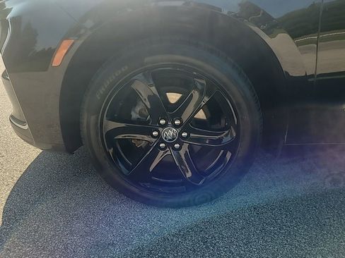 Used 2023 Buick Enclave Essence image 26