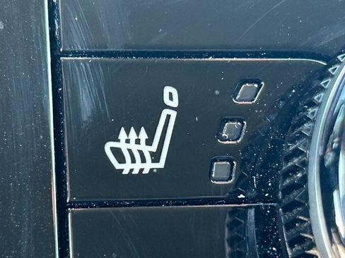 Used 2022 Nissan Pathfinder SV image 15