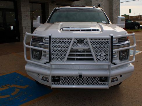 Used 2023 Chevrolet Silverado 3500 High Country image 7