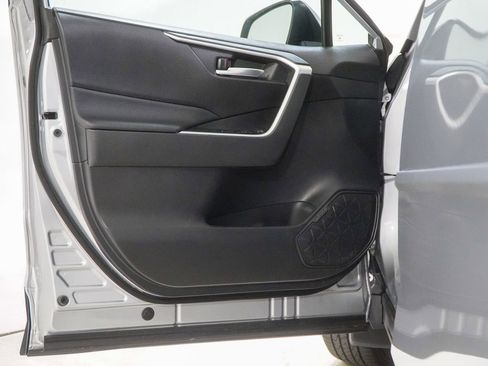 Used 2024 Toyota RAV4 XLE AWD/4WD image 18
