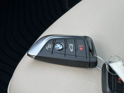 Used 2023 BMW M440i Convertible w/ Premium Package image 34