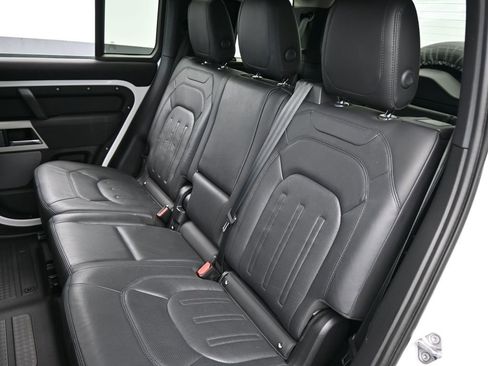 Used 2022 Land Rover Defender 110 S image 35