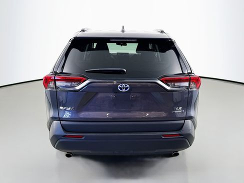 Used 2022 Toyota RAV4 LE AWD/4WD image 6