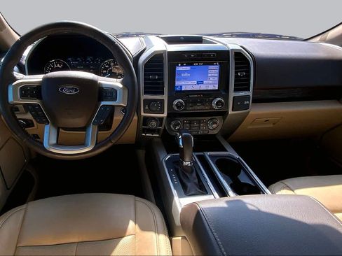 Used 2019 Ford F150 Lariat w/ Equipment Group 502A Luxury AWD/4WD image 16