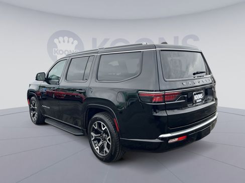 Used 2024 Jeep Wagoneer Series III AWD/4WD image 8