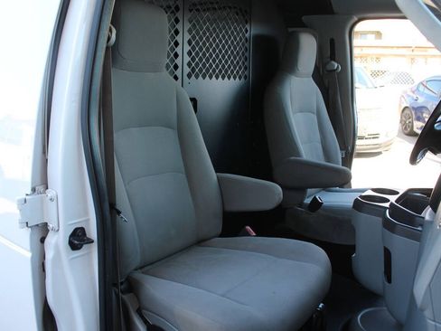 Used 2014 Ford E-350 and Econoline 350 Extended Super Duty image 27