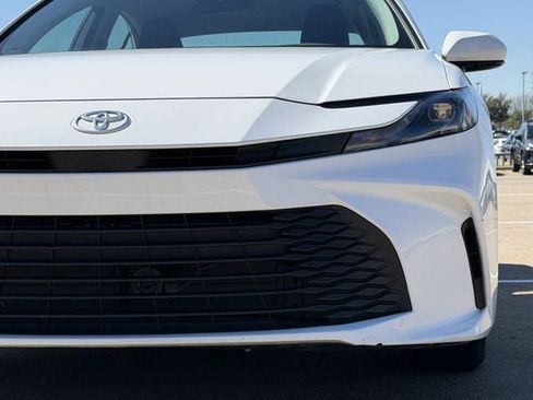 Certified 2025 Toyota Camry LE image 9