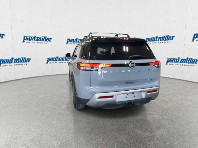 Used 2022 Nissan Pathfinder Platinum w/ Cargo Package AWD/4WD image 9