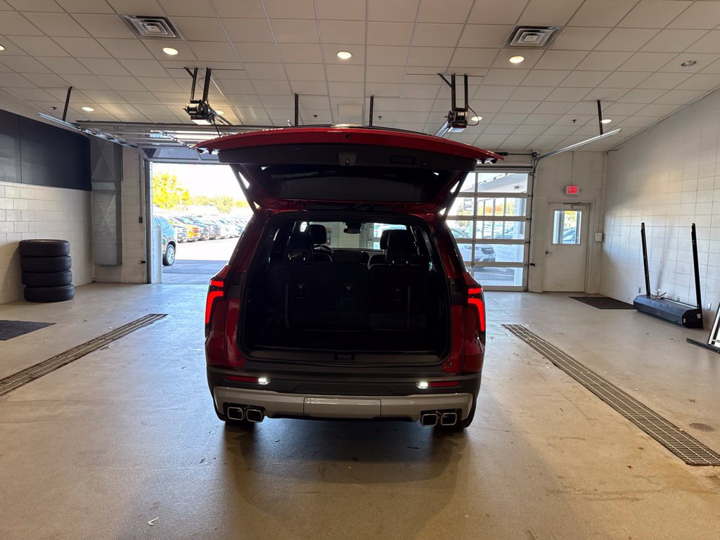 Used 2025 Chevrolet Traverse LT w/ Driver Confidence Package AWD/4WD image 18