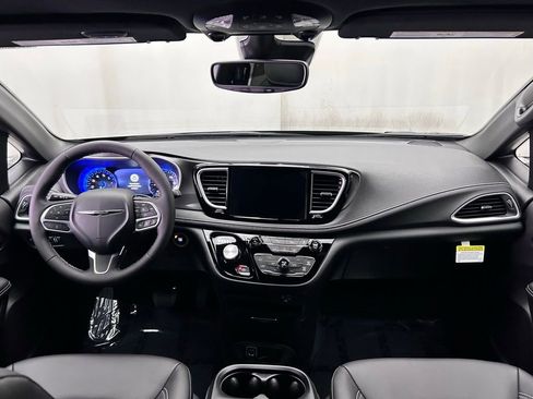 New 2026 Chrysler Pacifica Select image 26