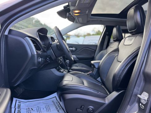 Used 2022 Jeep Cherokee Limited image 12