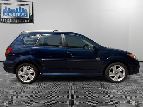 Used 2008 Pontiac Vibe w/ Sun And Sound Package FWD image 5