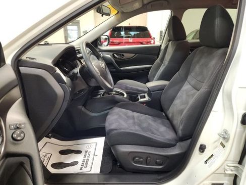 Used 2016 Nissan Rogue SV AWD/4WD image 11
