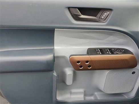 Used 2023 Ford Maverick Lariat w/ Lariat Luxury Package image 15