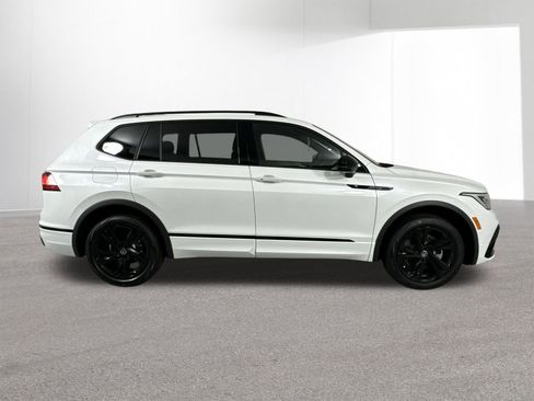 Used 2024 Volkswagen Tiguan SE R-Line w/ MDO Package, Two-Row image 40