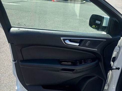 Used 2020 Ford Edge SEL w/ Convenience Package AWD/4WD image 15