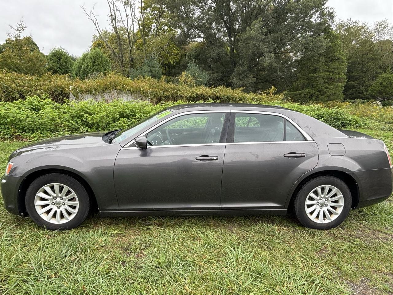 Used 2014 Chrysler 300 RWD image 8