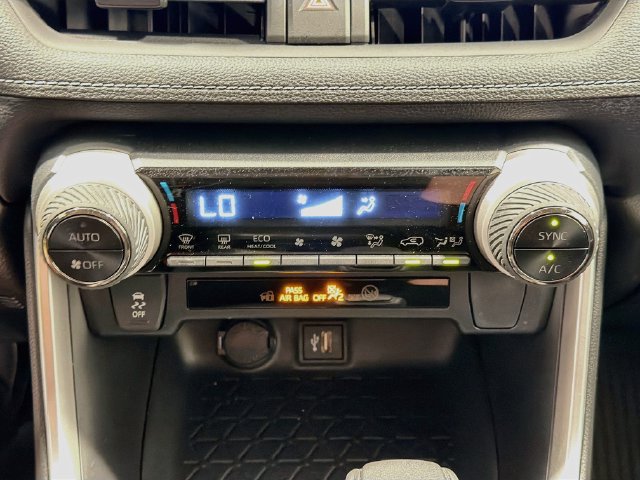 Certified 2025 Toyota RAV4 LE AWD/4WD image 13