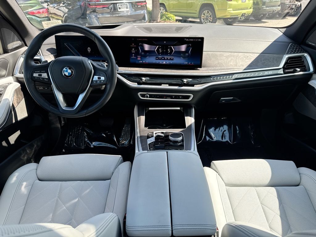 Used 2025 BMW X5 xDrive40i w/ Premium Package AWD/4WD image 24