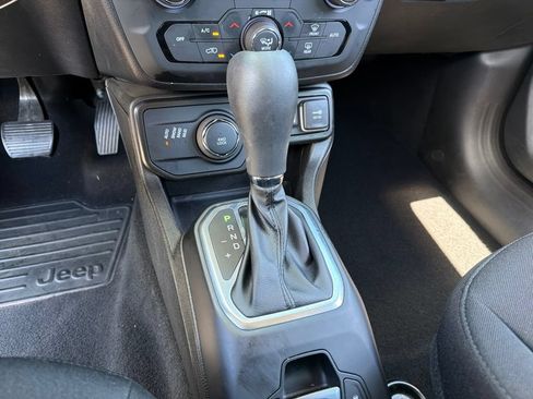Used 2021 Jeep Renegade Sport AWD/4WD image 14