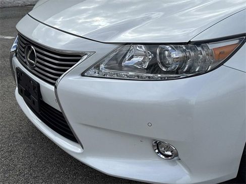 Used 2014 Lexus ES 350 w/ Luxury Package image 10