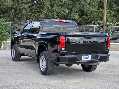 Used 2023 Chevrolet Colorado W/T RWD image 5