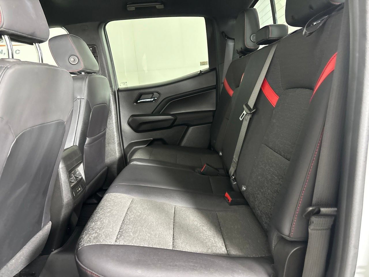 Used 2023 Chevrolet Colorado Z71 AWD/4WD image 22