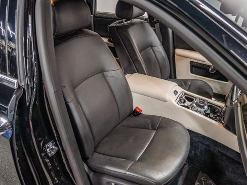 Used 2014 Rolls-Royce Ghost image 23