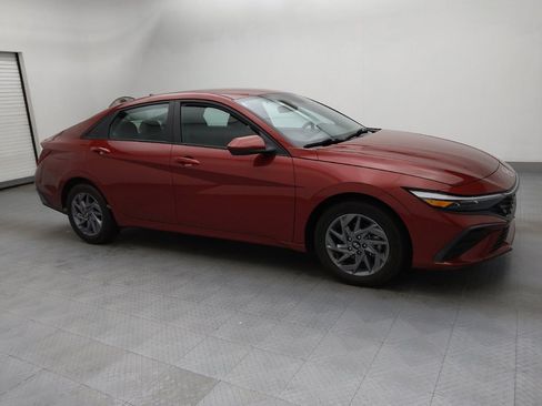 Used 2024 Hyundai Elantra SEL image 11