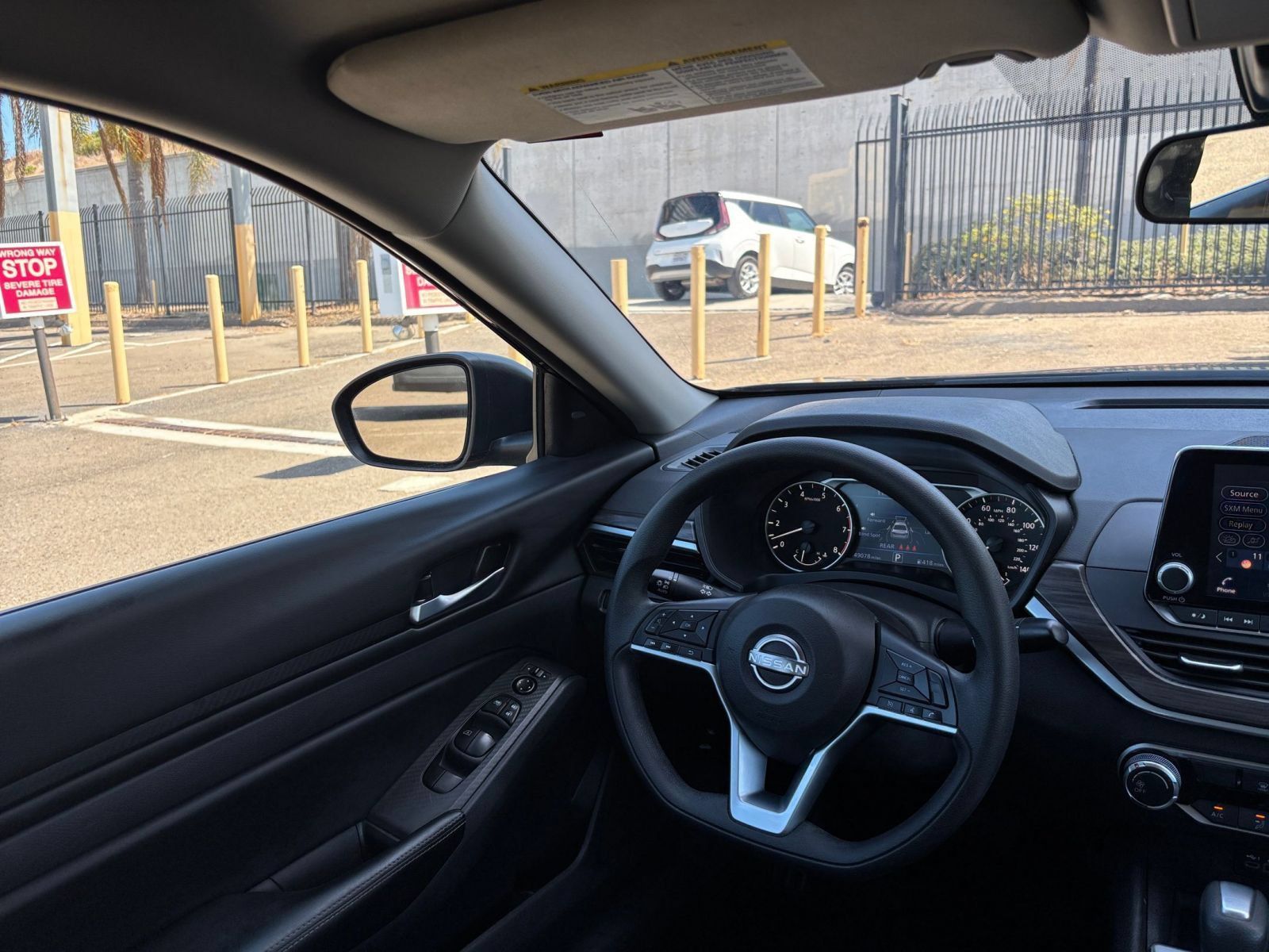 Used 2025 Nissan Altima 2.5 SV FWD image 33