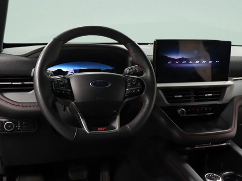 Used 2025 Ford Explorer ST AWD/4WD image 9