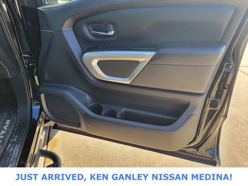 Used 2021 Nissan Titan SV w/ SV Convenience Package image 22
