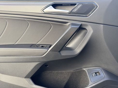 Certified 2024 Volkswagen Tiguan SE R-Line image 18