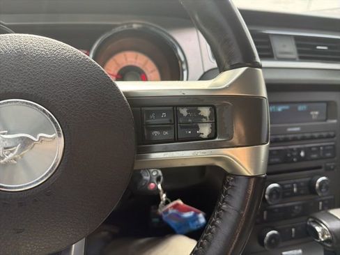 Used 2010 Ford Mustang Premium image 29