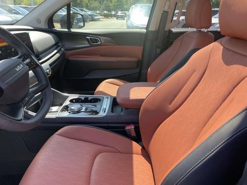 New 2027 Kia Carnival SX w/ Dark Edition Package FWD image 17