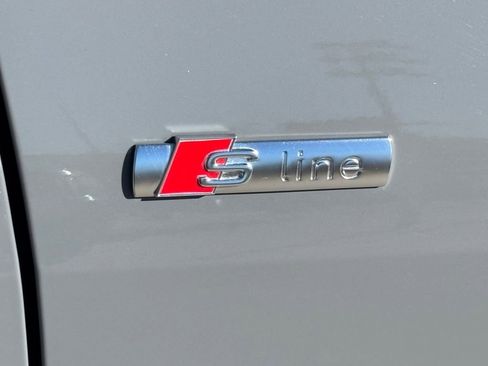 Used 2024 Audi Q4 e-tron Premium Plus w/ Premium Plus image 9