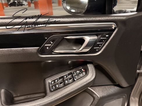 Used 2016 Porsche Macan S AWD/4WD image 25