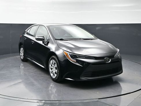 Used 2024 Toyota Corolla LE image 4