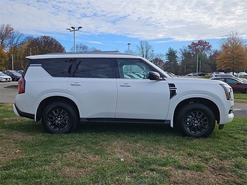 New 2026 Nissan Armada SV image 7