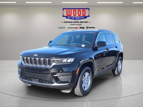 New 2025 Jeep Grand Cherokee Laredo image 8