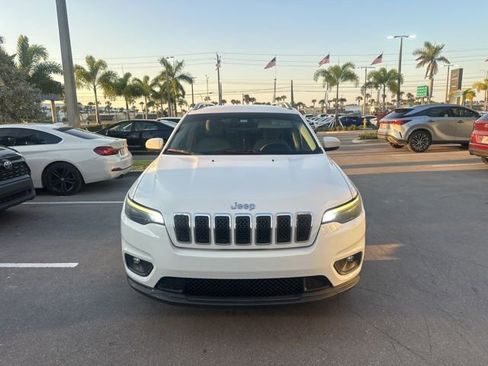 Used 2019 Jeep Cherokee Latitude w/ Popular Appearance Group image 2